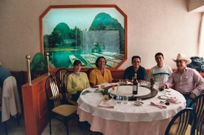 COMIENDO EN UN CHINO